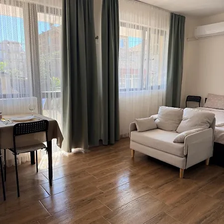 Lazur Sarafovo Apartament *